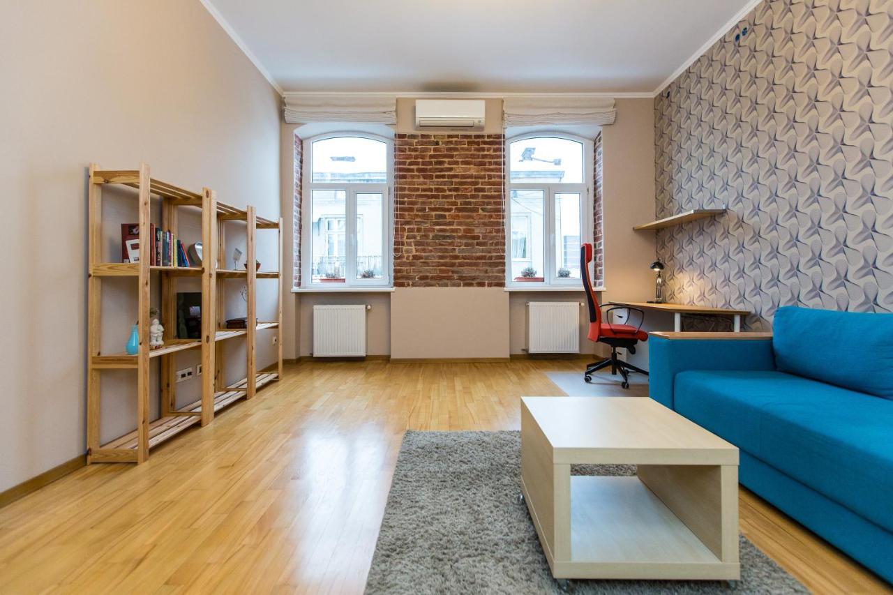 Light And Spacious Apartment On Gazova Str إلفيف المظهر الخارجي الصورة